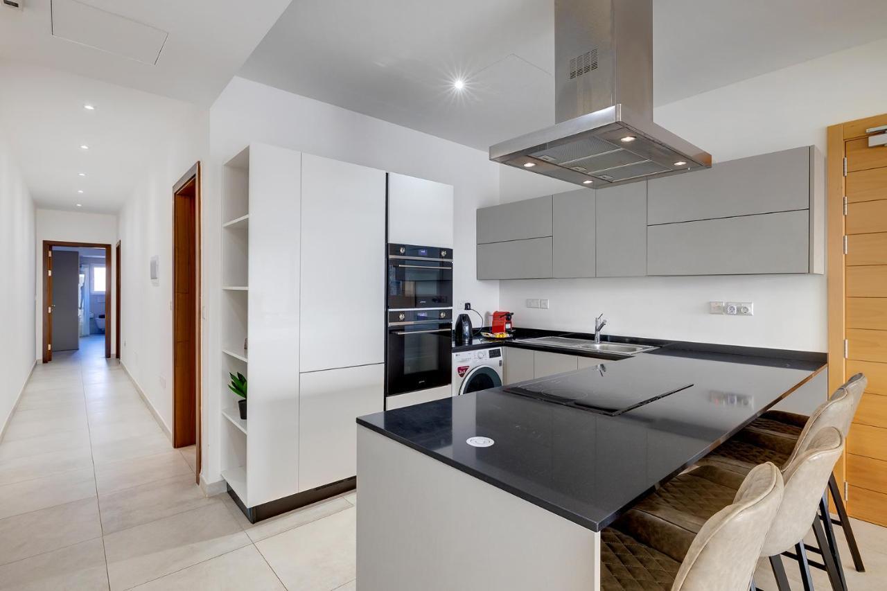 Deluxe Apartment With Valletta And Harbour Views Слима Экстерьер фото
