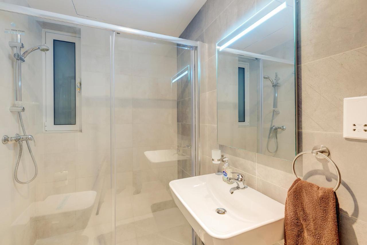 Deluxe Apartment With Valletta And Harbour Views Слима Экстерьер фото